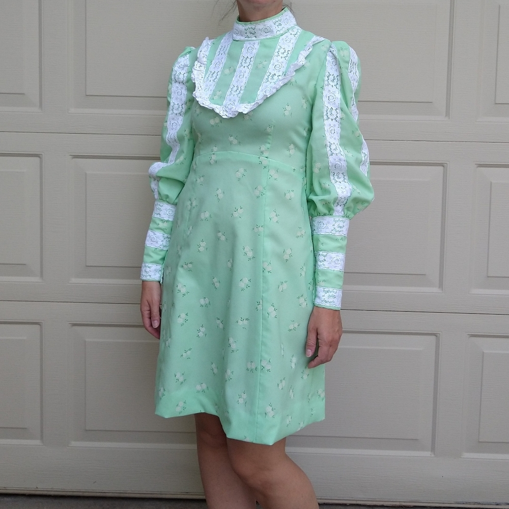 VINTAGE 1970's DRESS mint green cottagecore S M